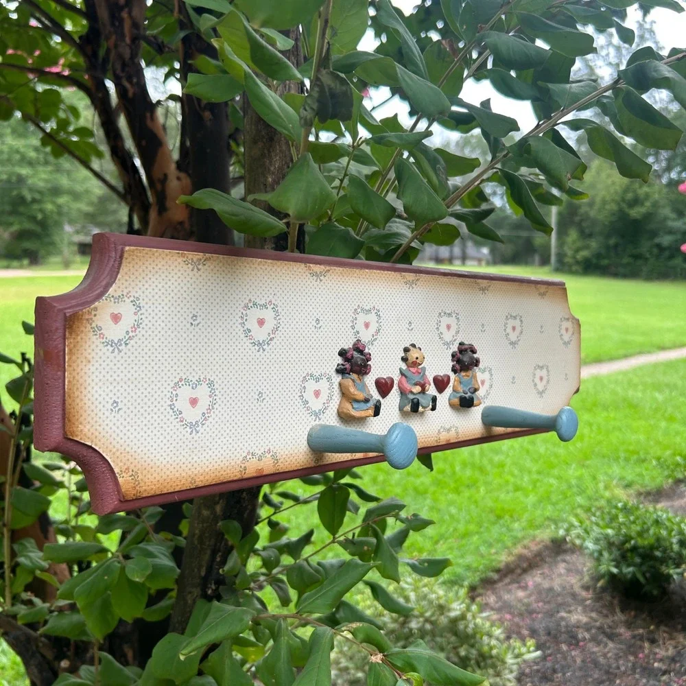 Cottagecore vintage rare Wall Rack Wood Folk Art 3D Figures Hearts nursery
